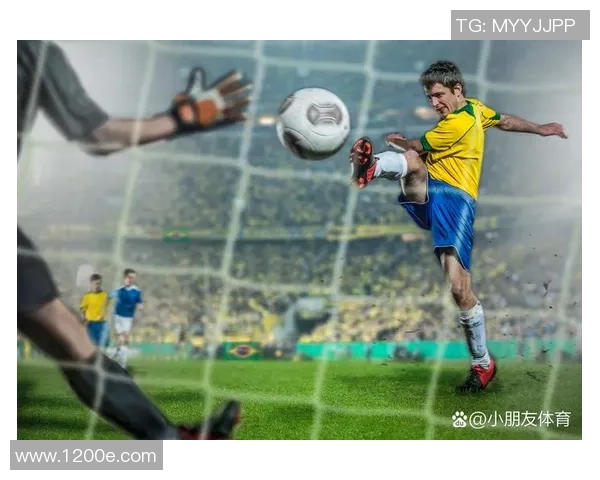 浩克在足球场上的惊人表现视频引发热议,力与技巧的完美结合